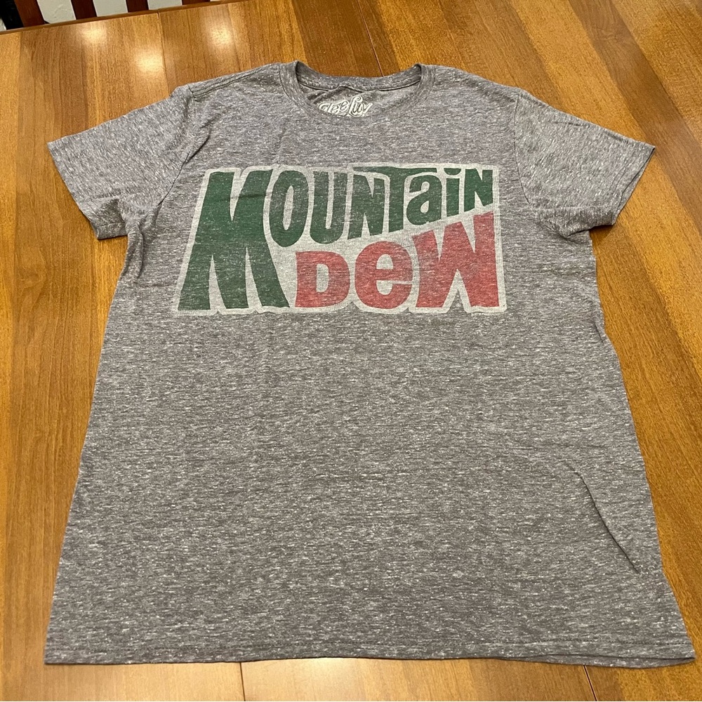 Mountain Dew short sleeve graphic t-shirt Size Small